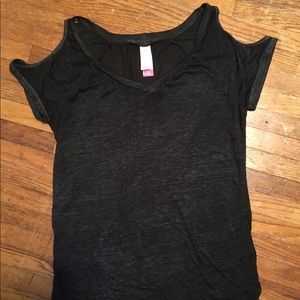 Cut out sleeve shirt